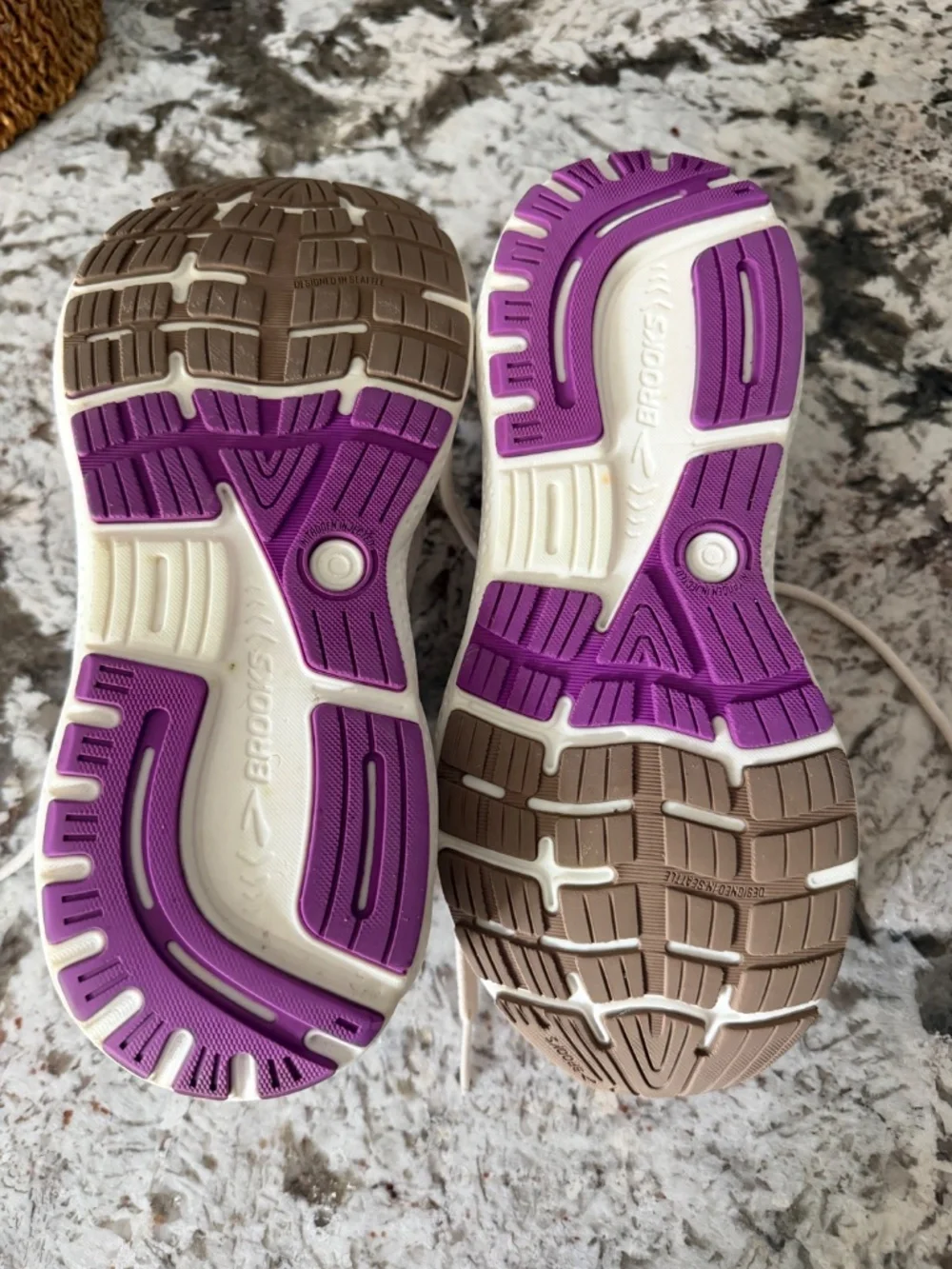 Brooks Ghost 16 Cushioned Road Running Shoes Womens Size 8.5
